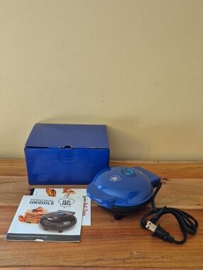 NEW Yes Chef Blue Personal Griddle -  Electric